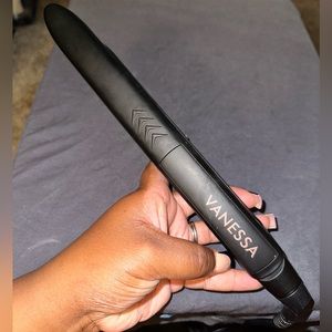 Vanessa pro flat iron
